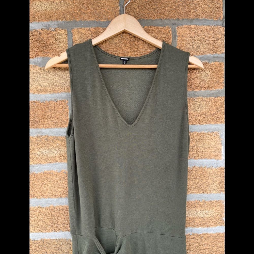 Monrow Supersoft V Dress in Hunter Green M - Picture 8 of 11